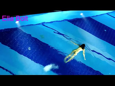 ❤️ Ma nistax nieqaf nara, blonda żagħżugħa maqbuda tgħum nuda fil-pool tar-resort ELLA BOLT ❤️❌ Video tal-ħakk  lilna mt.elitemangas.top ☑